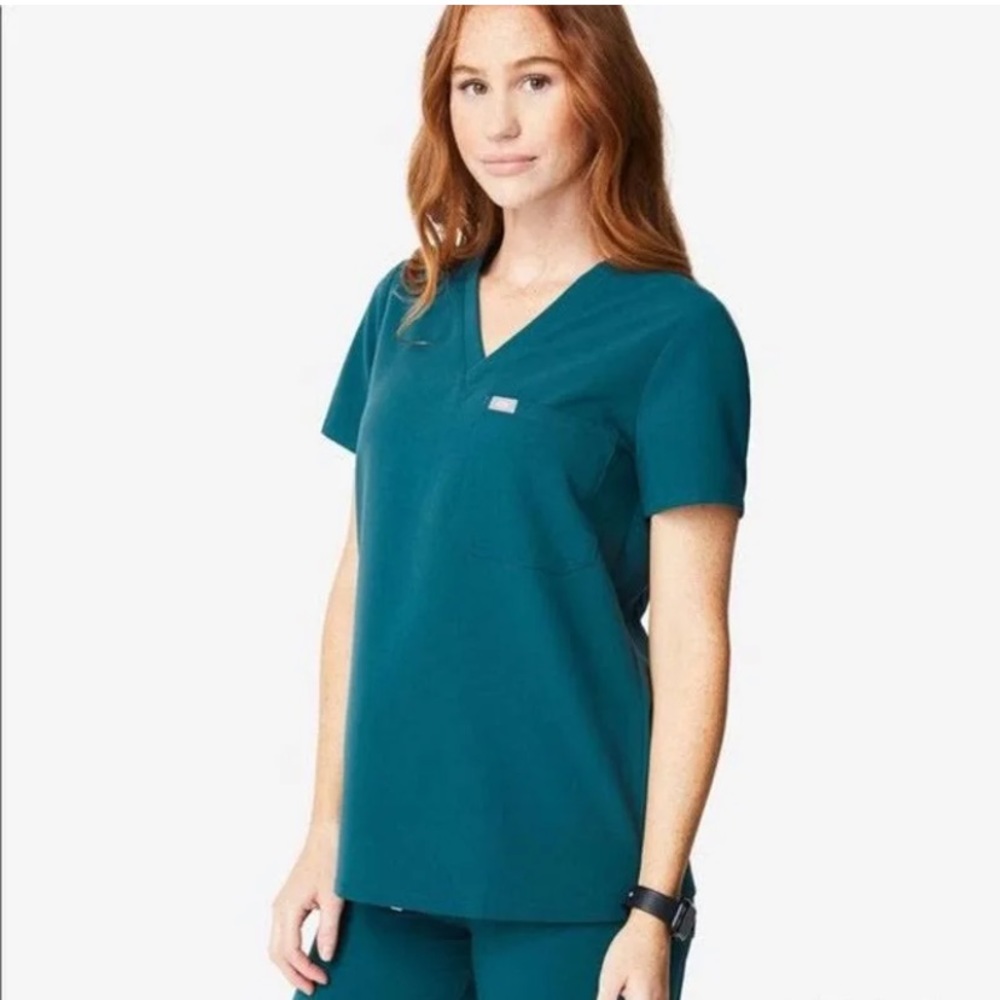 Figs Kade Cargo Pants SM and Figs Catarina One Pocket Scrub Top SM